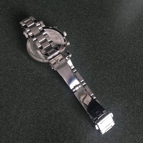 Michael Kors Sofie Analog Display Quartz Silver-tone Women’s Watch MK6575 - Picture 4 of 16